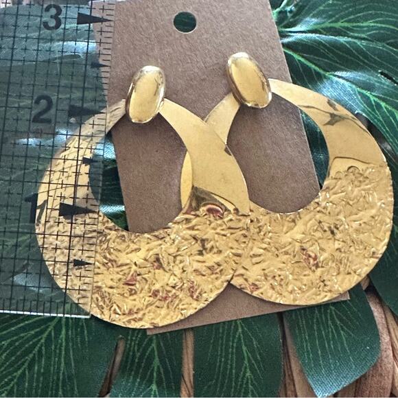 BOGO FREE GOLDEN STATEMENT EARRINGS CUT OUT CARVED - Picture 3 of 5